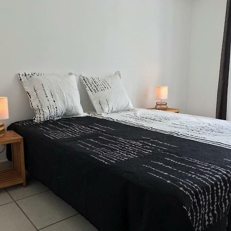 Meuble Homard Avec Jacuzzi Et Vue Mer Saint-Gilles-les-Bains Exterior photo