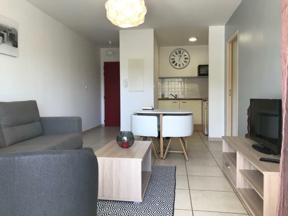 Meuble Homard Avec Jacuzzi Et Vue Mer Saint-Gilles-les-Bains Exterior photo